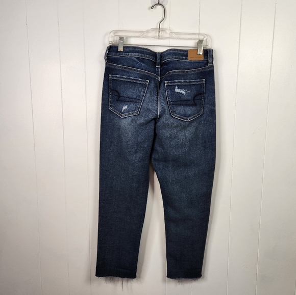 American Eagle AEO Dark Wash Tomgirl Jeans Stretch Cropped Frayed Button Fly 4 - Picture 3 of 13